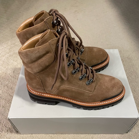 New in Box Marc Fisher LTD Idaran Boots - Size 5M - Medium Natural Suede - Picture 1 of 5